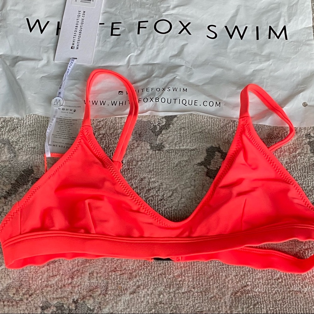 NWT White Fox Bikini Top 👙🧡❤️